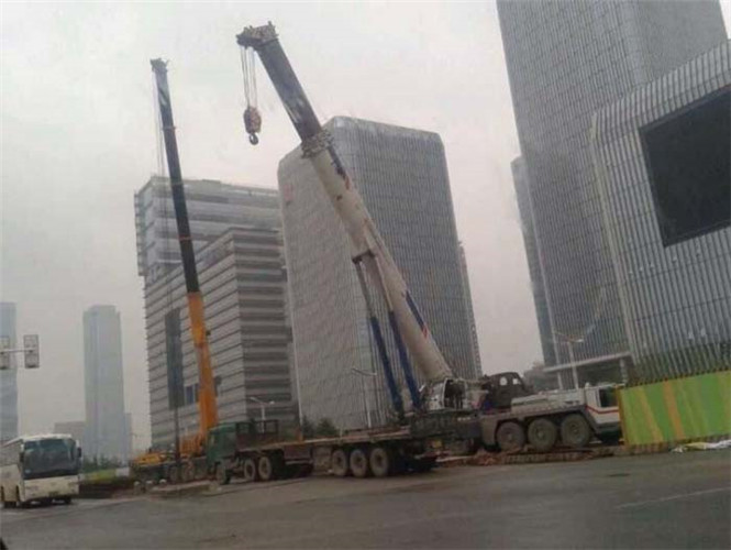 清苑区“自动找平”—— 吊车的 “平地神器” 技术